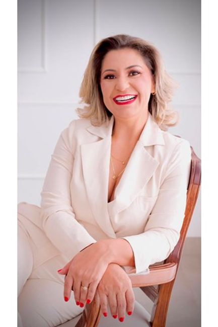 Debora Valardão