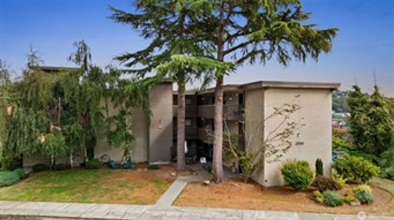 2550 Thorndyke Ave W APT 104