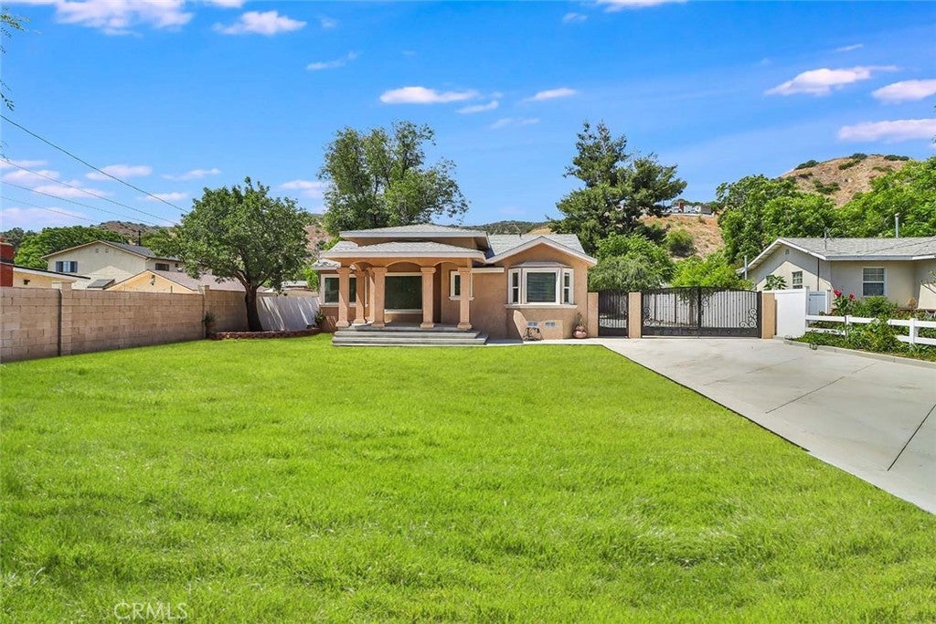 10011 La Tuna Canyon Road