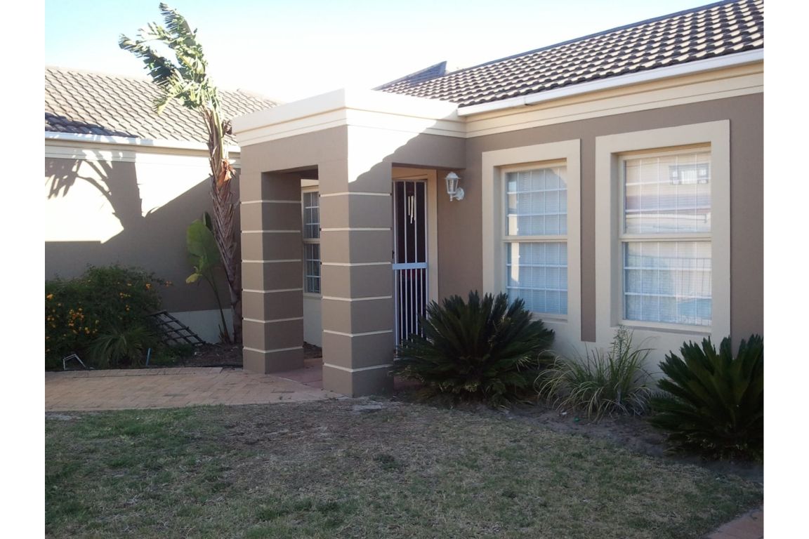 27 Falcon Crescent (Parlkands), Milnerton Milnerton Ridge, Western Cape