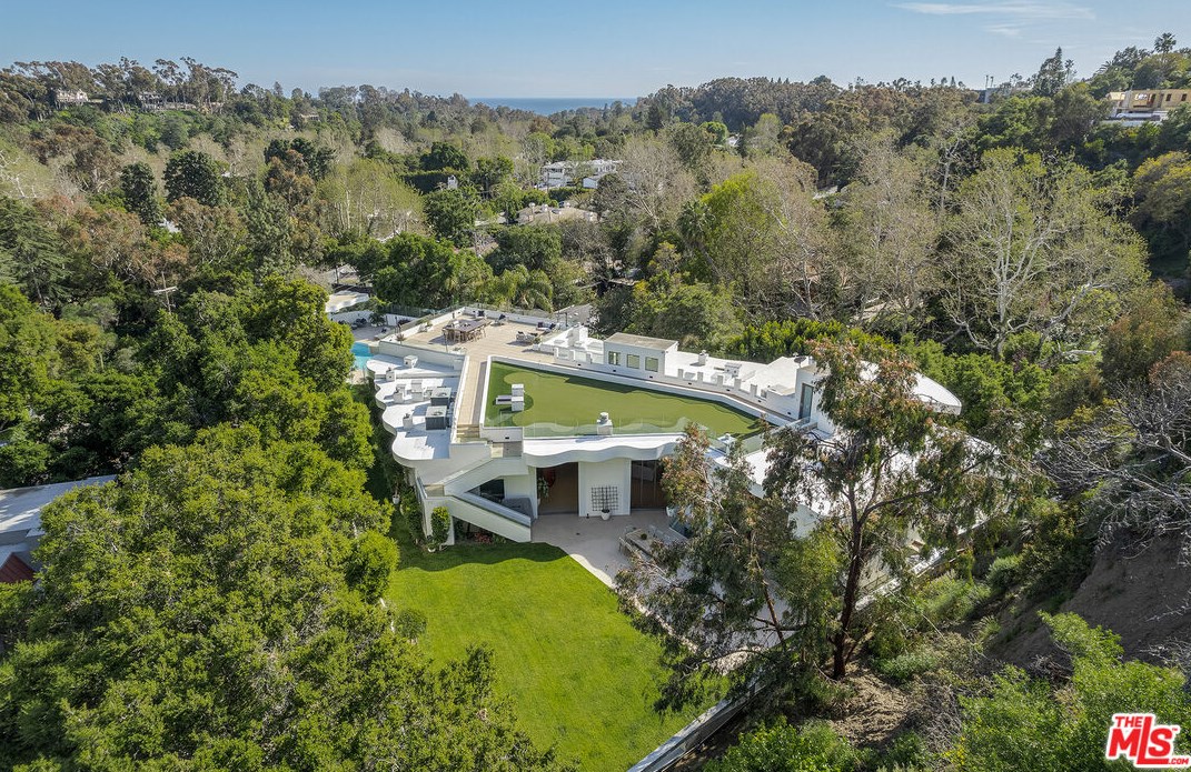 932 Rivas Canyon Rd Pacific Palisades, CA 90272