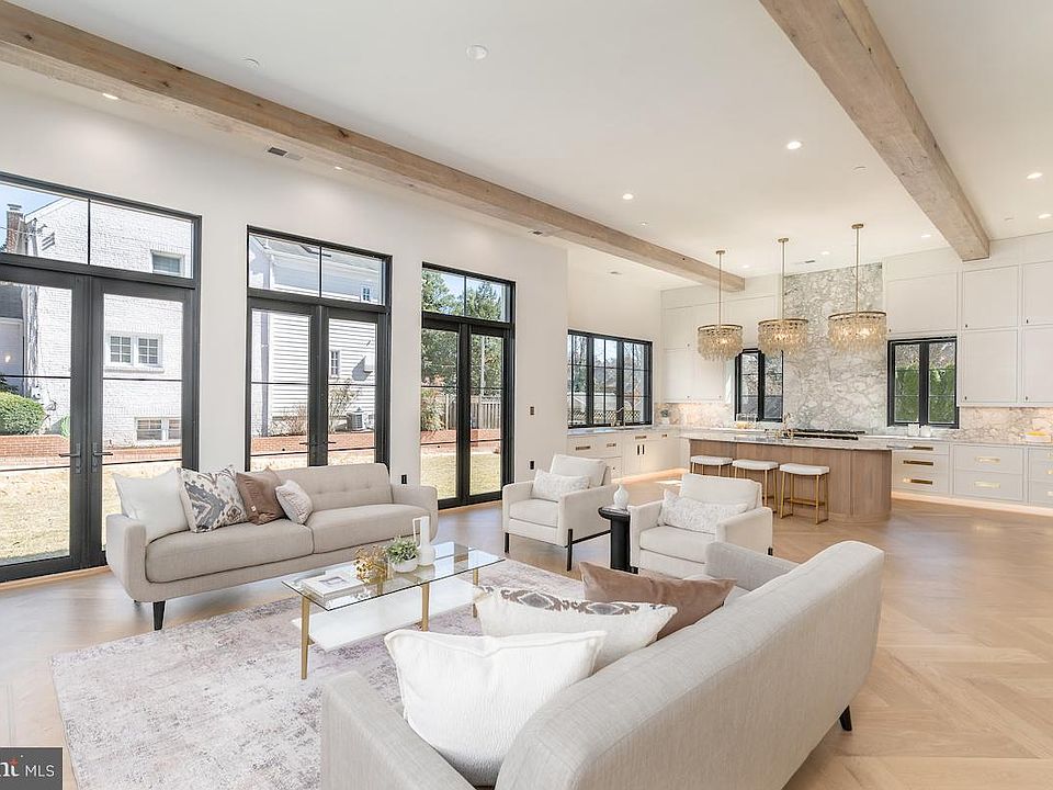 4217 46th St NW, Washington, DC 20016
