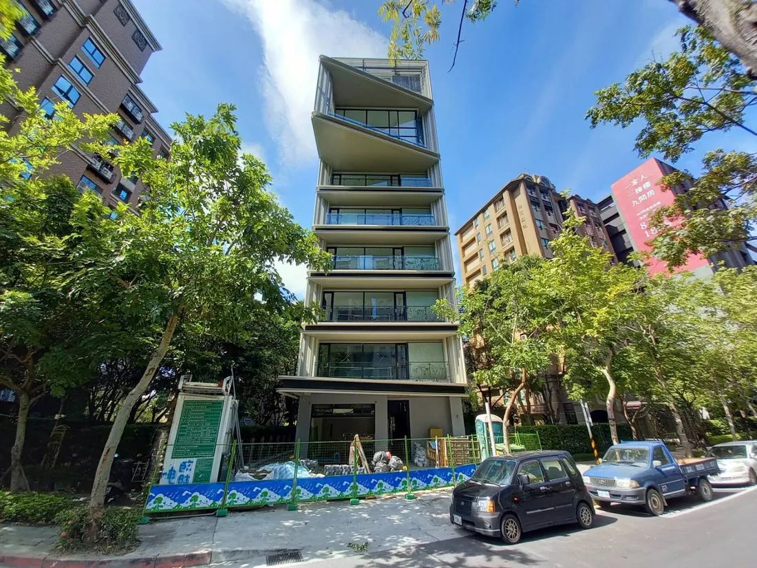 Dazhi Riverfront Tower