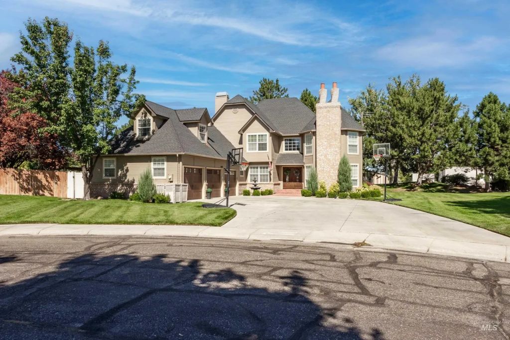 809, Augusta Dr