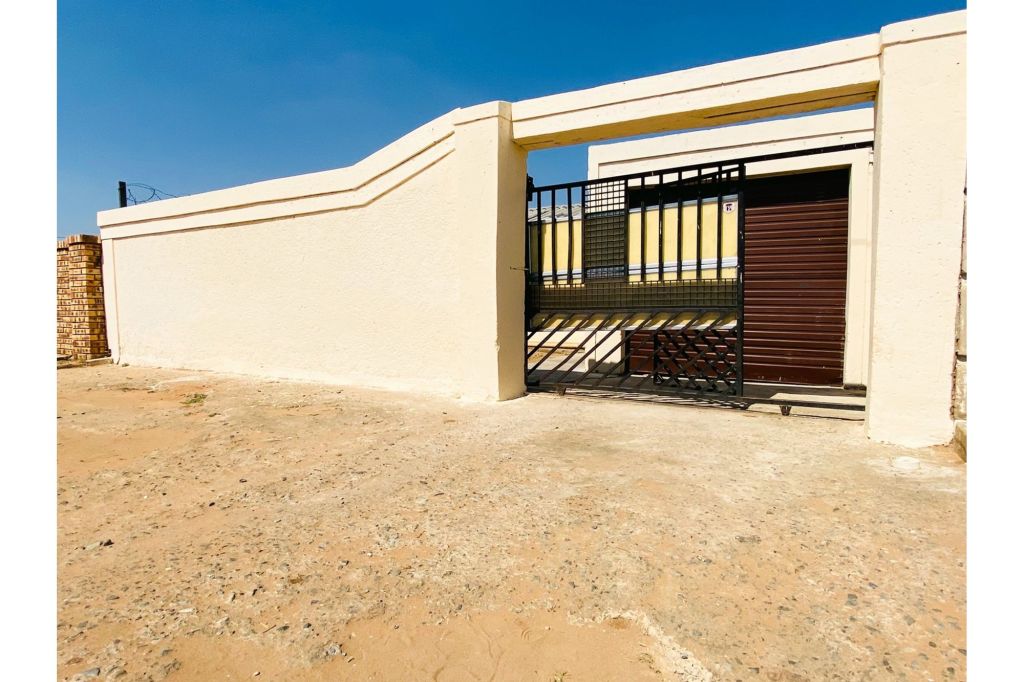 Soweto Meadowlands East, Gauteng
