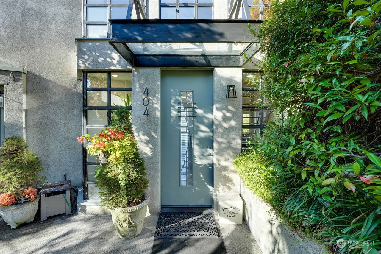 Your Oasis Awaits: Explore this Waterfront Luxury