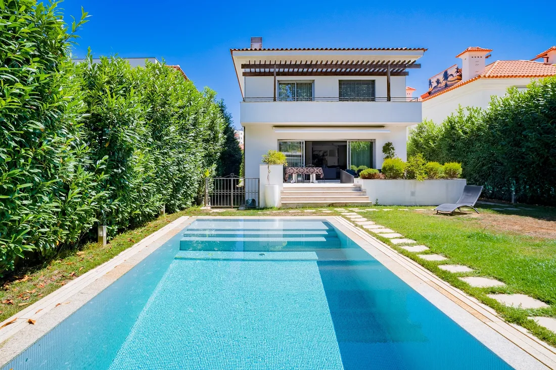 House, 4 Bedrooms, For Sale