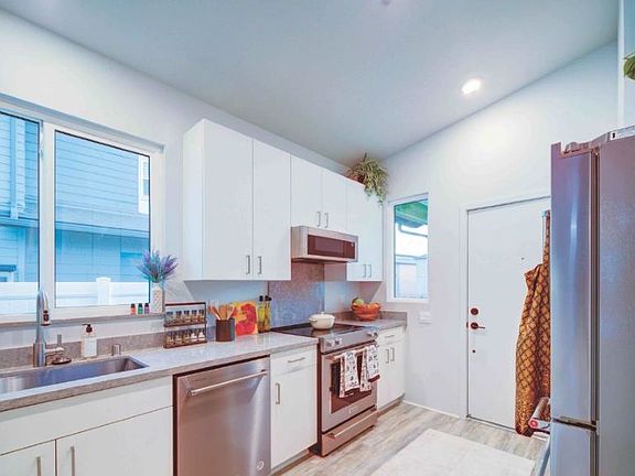 91-1179 Hikulima St, Kapolei, HI 96707