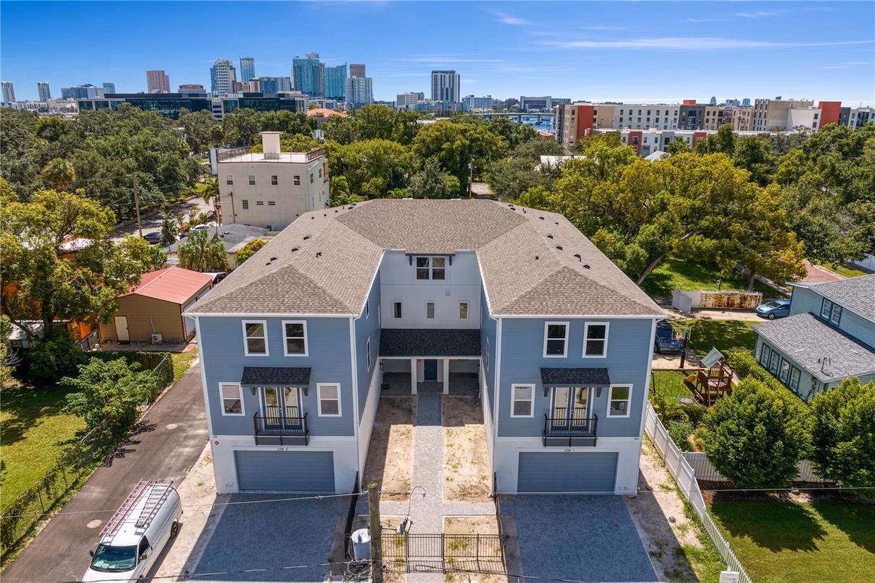 2610 S Dundee St Tampa, FL 33629