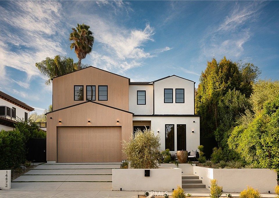14472 Greenleaf St, Sherman Oaks, CA 91423