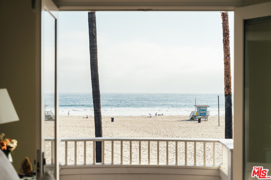 2705 Ocean Front Walk Venice, CA 90291