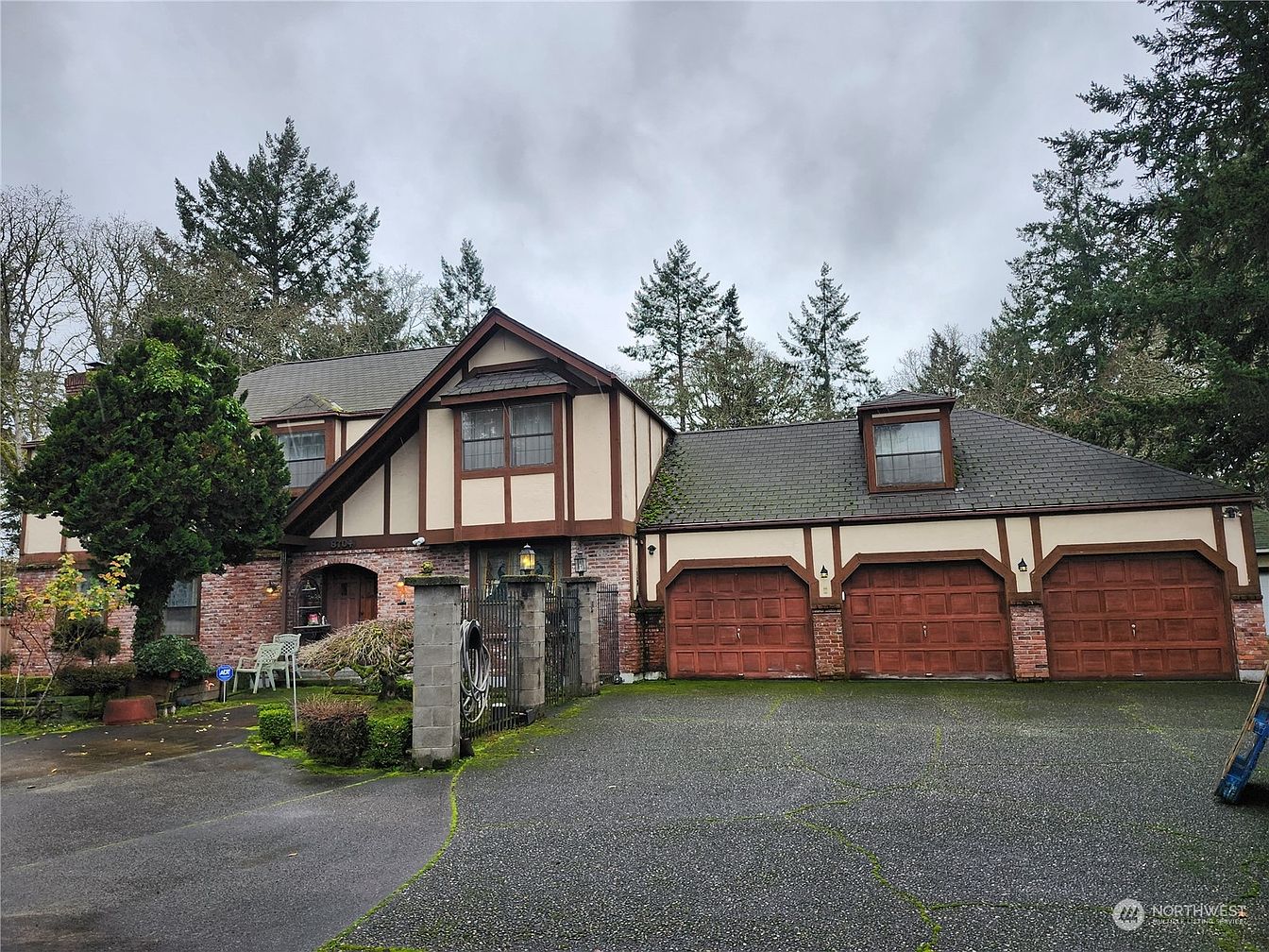 8704 Lake Steilacoom Point Road SW