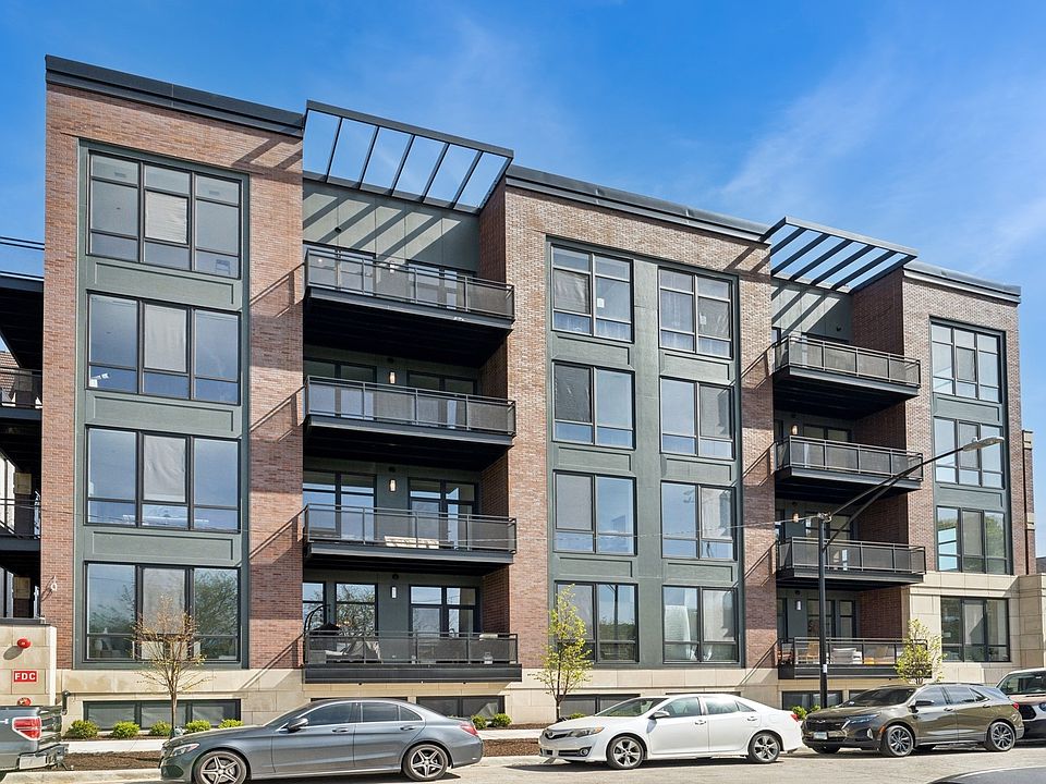 1340 W Chestnut St #204, Chicago, IL 60642