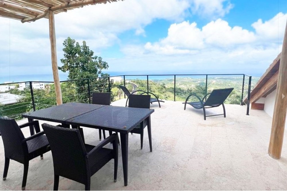 Spectacular 4 bedroom villa for sale with sea view