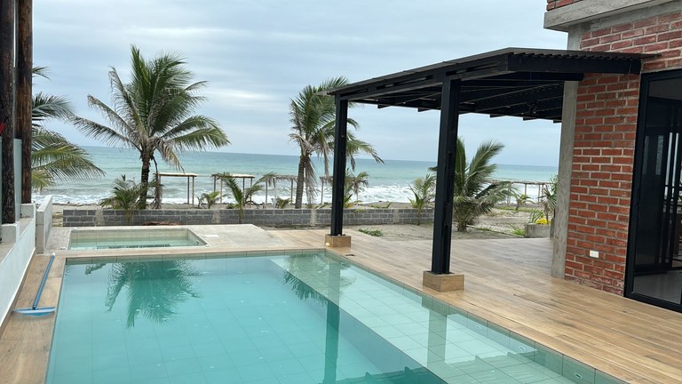 COSTA SOL #4A: Luxurious home for sale with spectacular views in a secure beachfront community in Cojimíes, Manabí