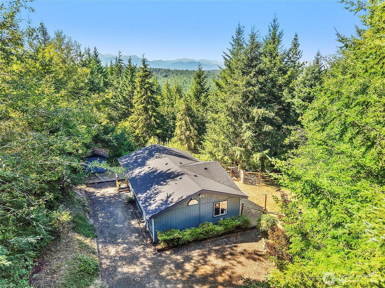 1571 NE Bear Ridge Road