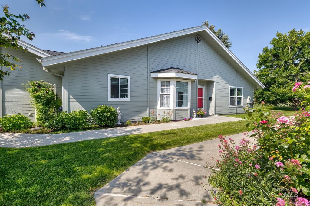 1803 Ray Ave