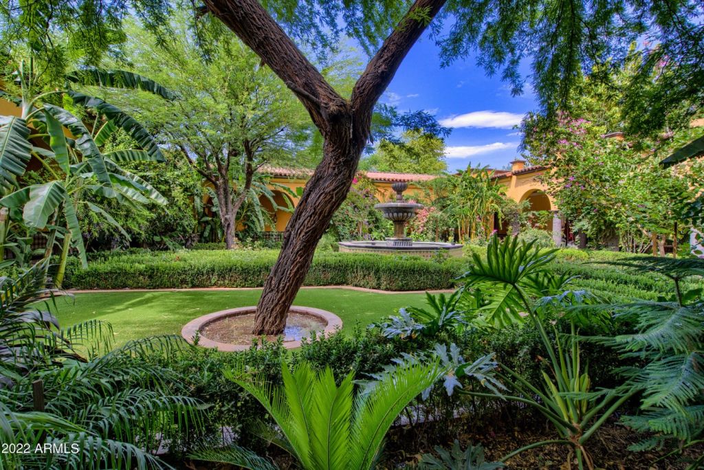 8100 N 68th Street Paradise Valley, AZ 85253