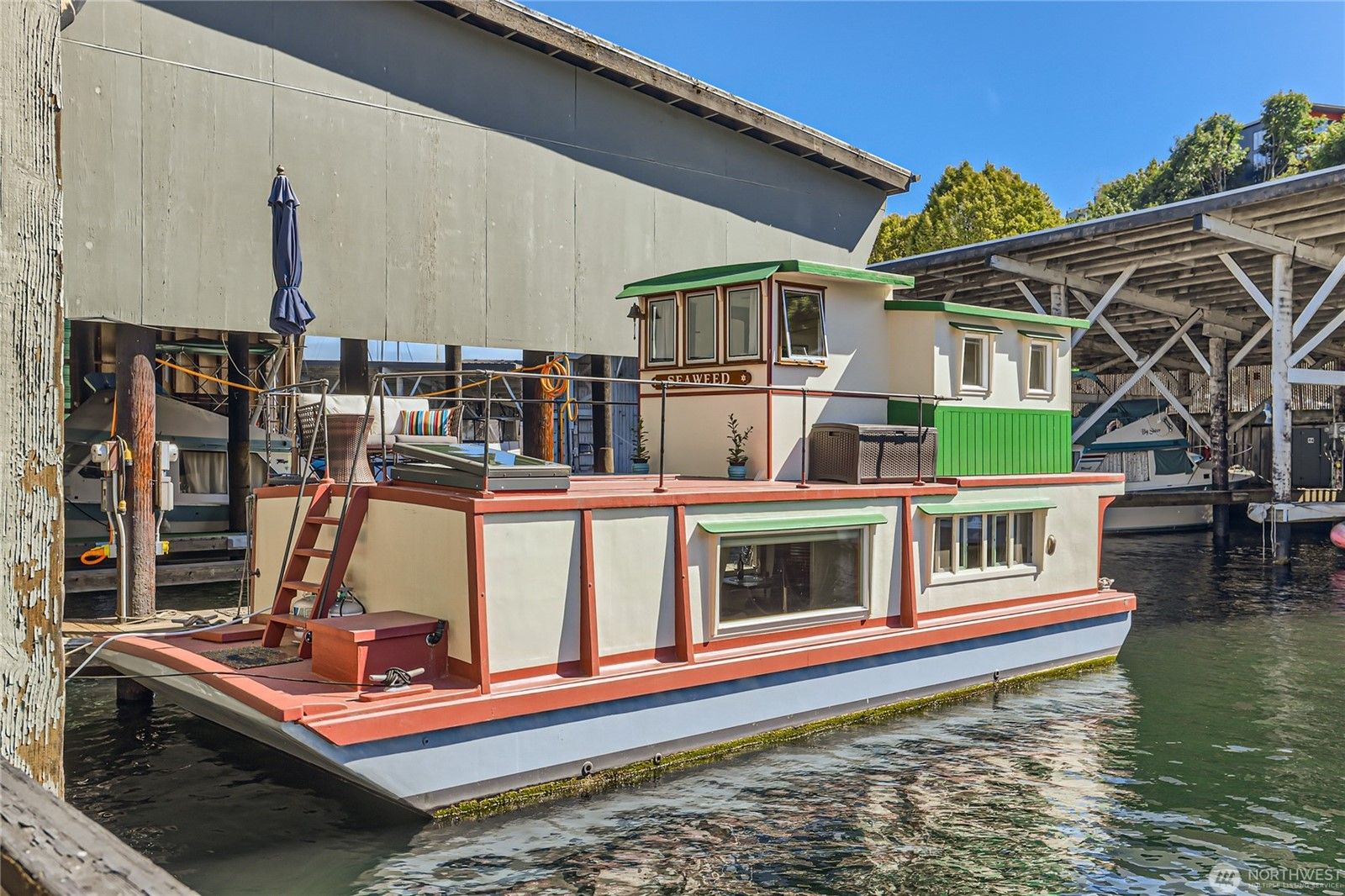 Seattle Houseboat known as \"Seaweed\"