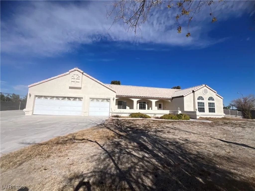2825, Westwind Rd