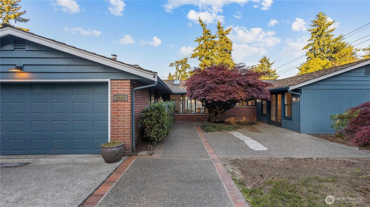 2404 79th Ave NE