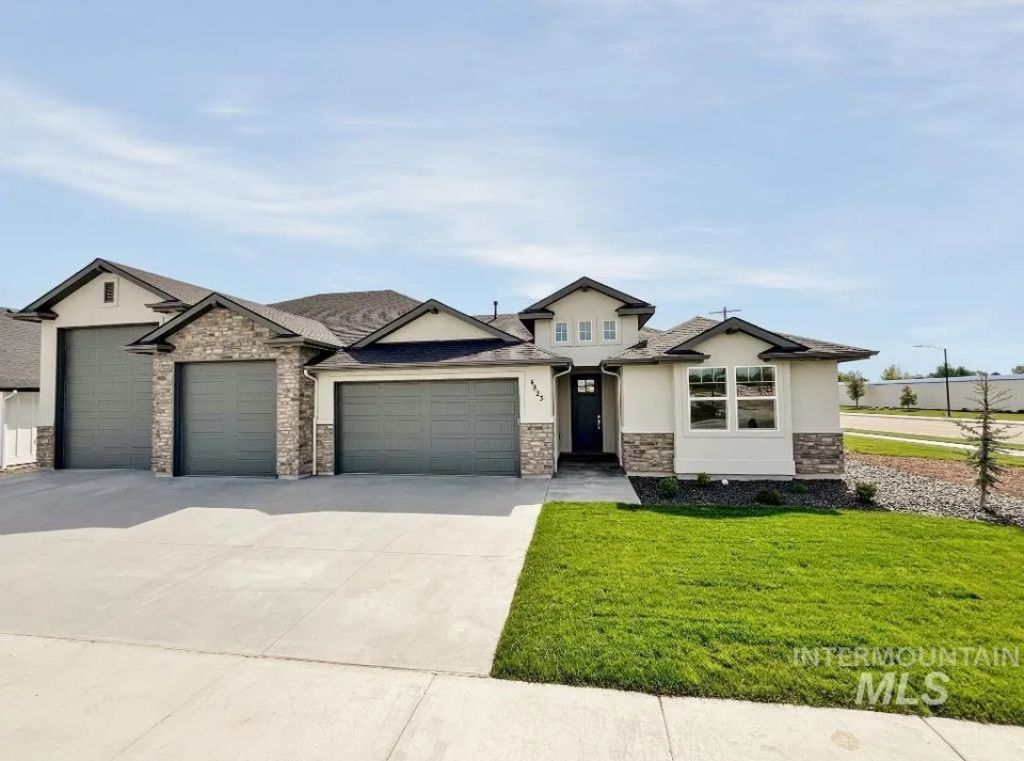 4823, Gap Creek Ave