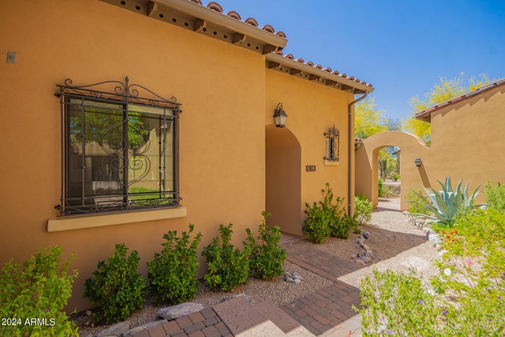 Spectacular 2 bedroom/2bath Townhome in DC RANCH