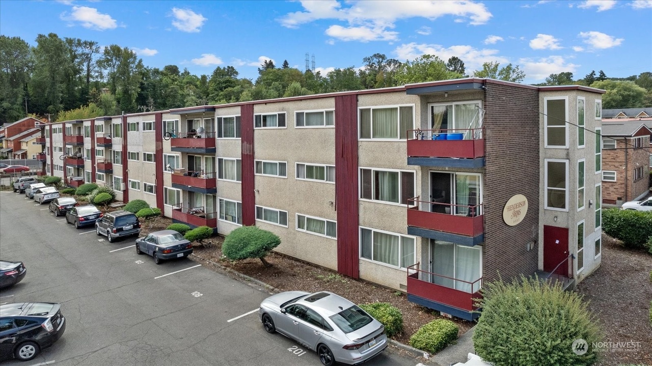39-unit Multifamily Apartment Building