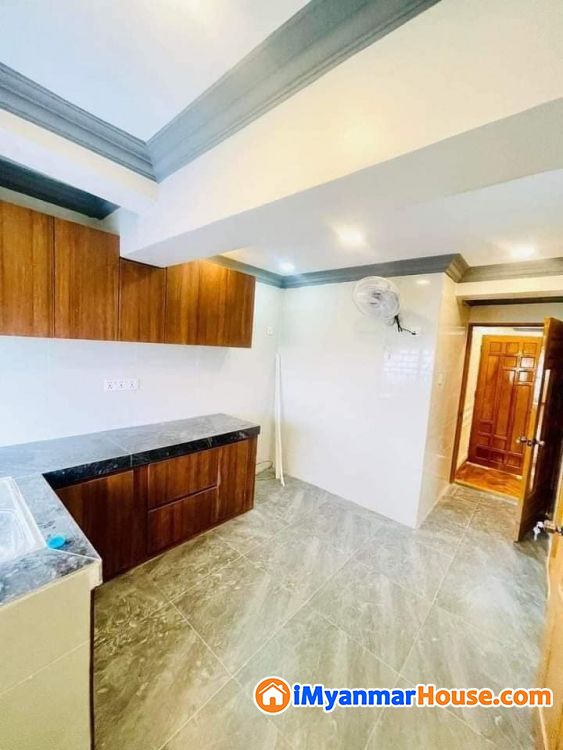 Modern Mini_Condo Living: Clean Room for Sale in Brand-New Building