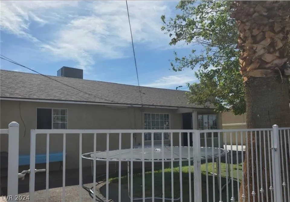 2618, Valley St