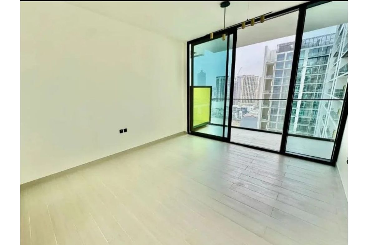 Jumeirah Village Circle, Dubai