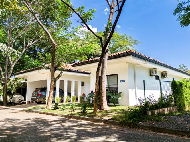 Casa Simba: Tropical Sanctuary in La Norma Gated Community