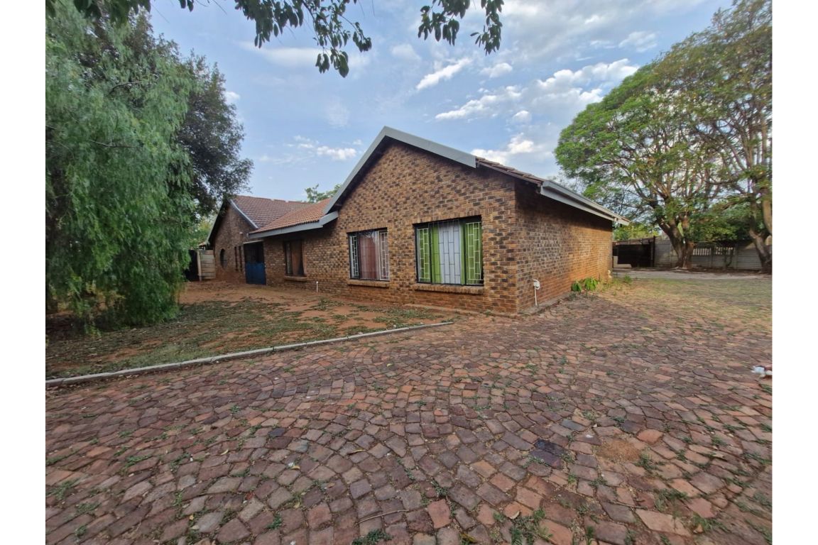 Centurion Heuweloord Ext 2, Gauteng