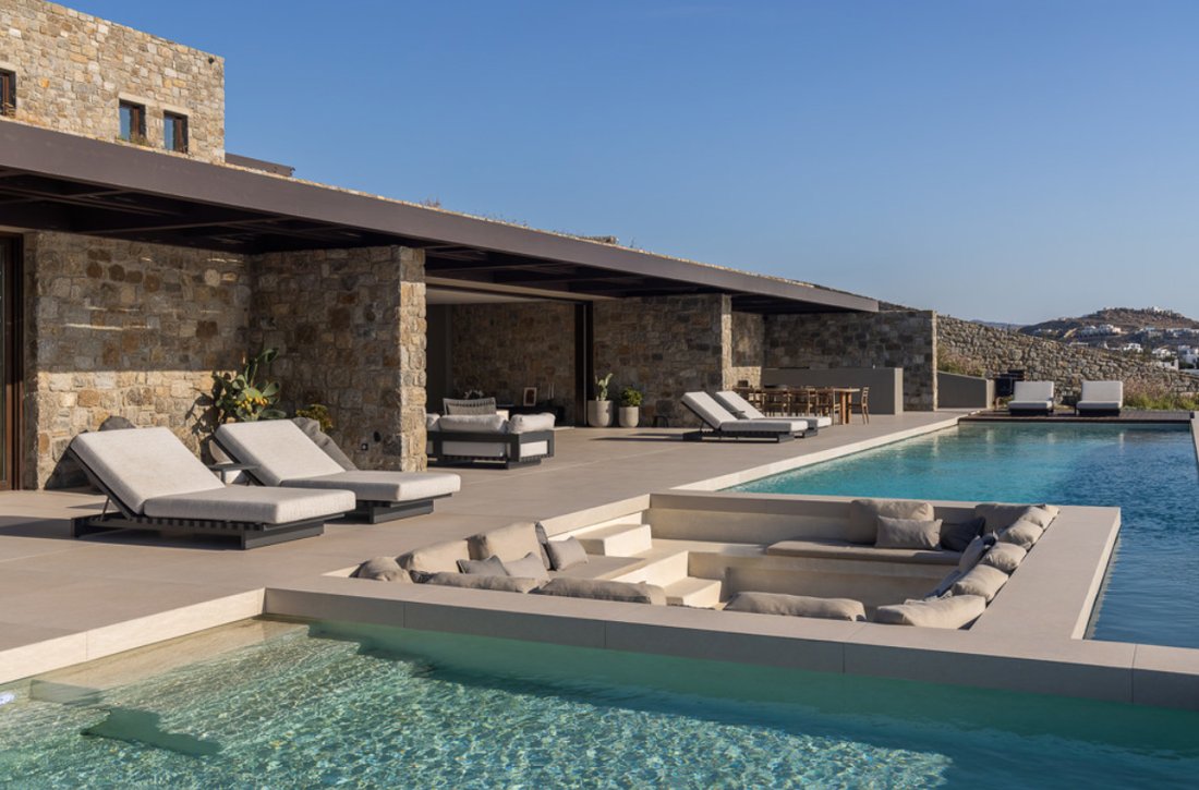 Exquisite Luxury Villa On An Expansive Mykonos Estate