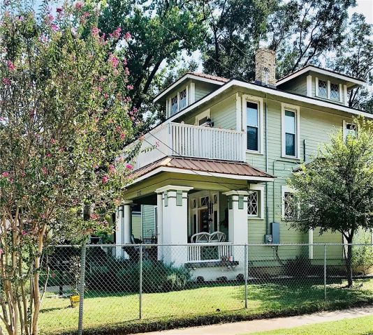 212 Dallas St