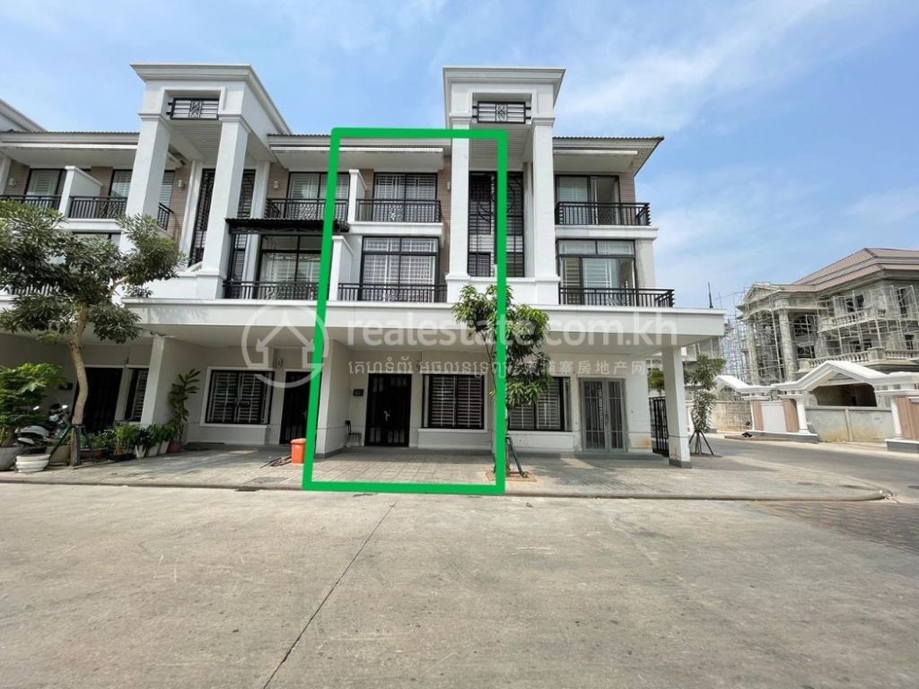 4 Bed, 5 Bath Link House for Sale in Borey Peng Huoth: The Star Platinum Eco Delta