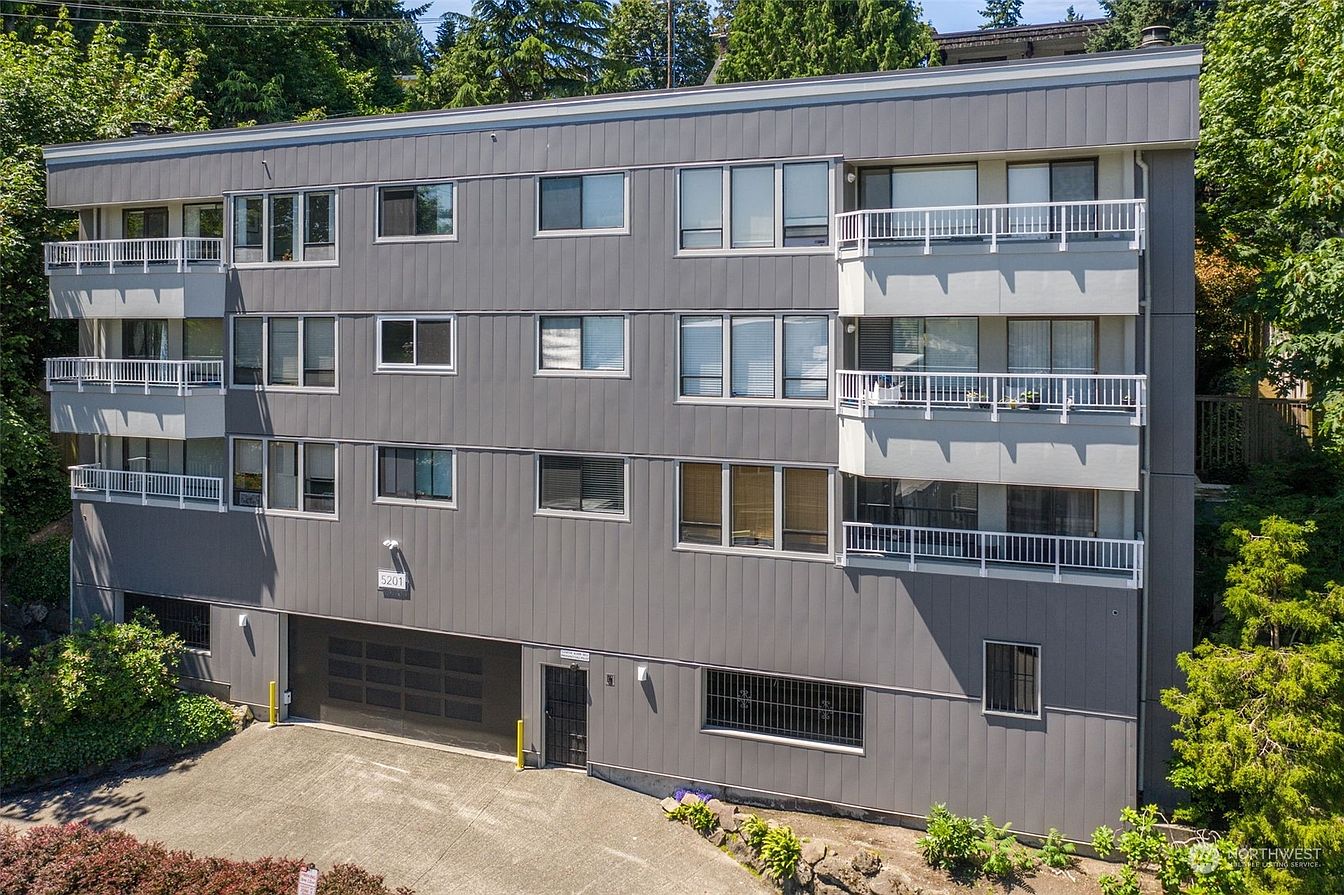 5201 22nd Avenue NE #304