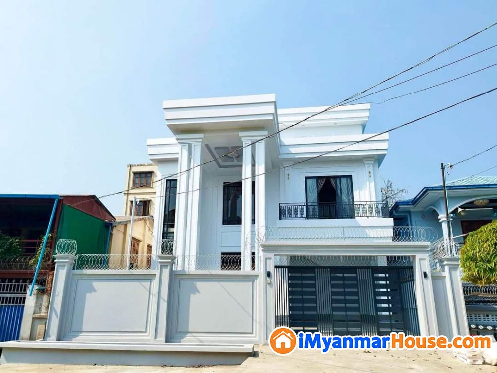 Exceptional 3-Storey Home for Sale! Your Dream Residence Awaits!