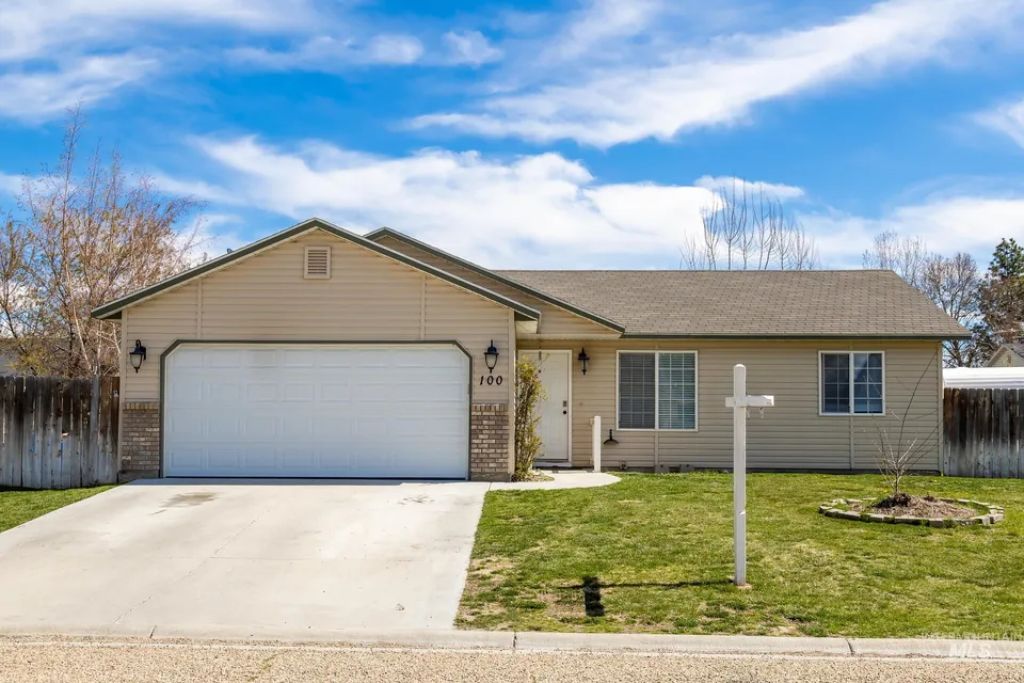 100, Silver Sage Pl