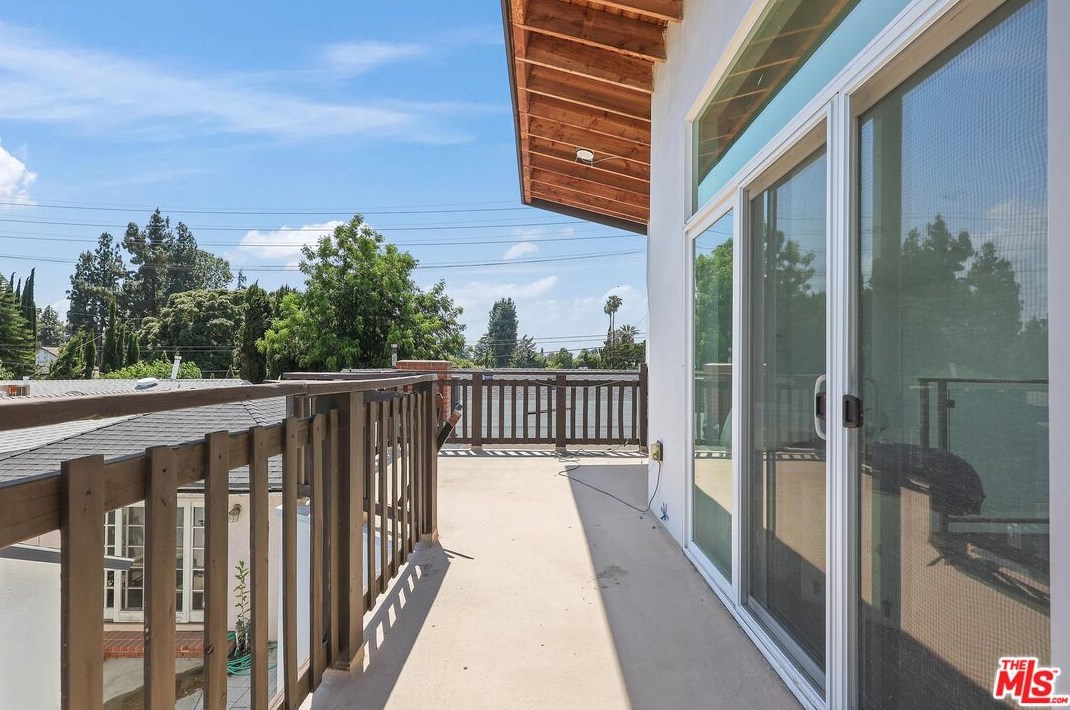 5442 Hazeltine Ave Sherman Oaks, CA 91401