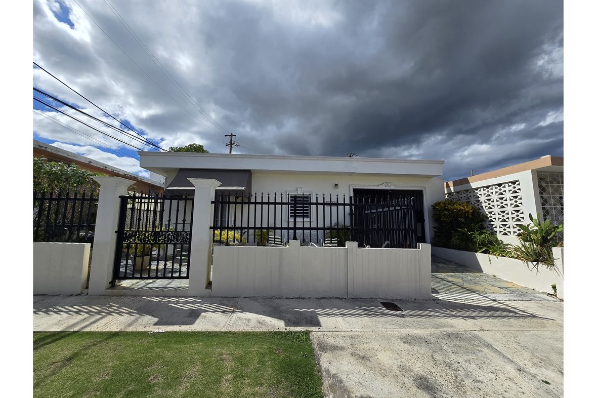 Las Lomas, Puerto Rico