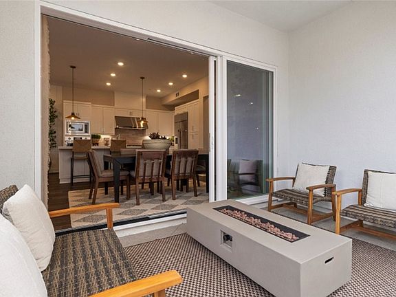 408 Treble, Irvine, CA 92618