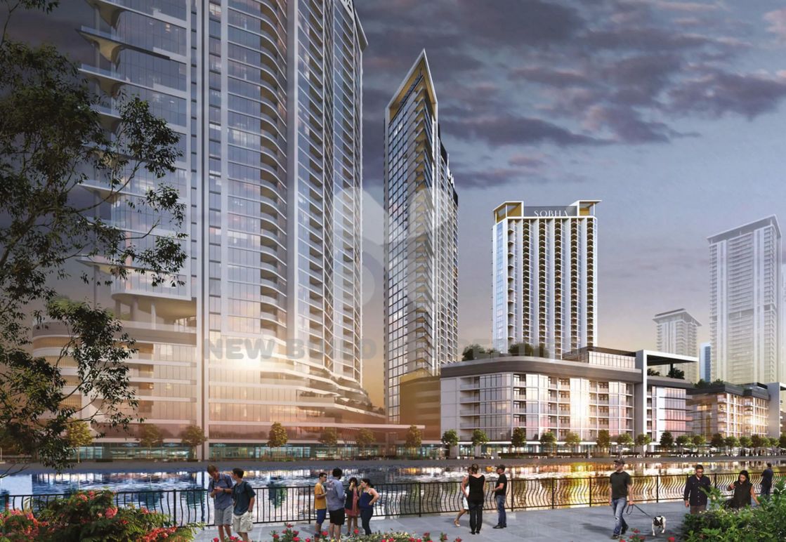 Luxury Waterfront Living: Unparalleled Views, Serene Oasis, and Vibrant Cityscape