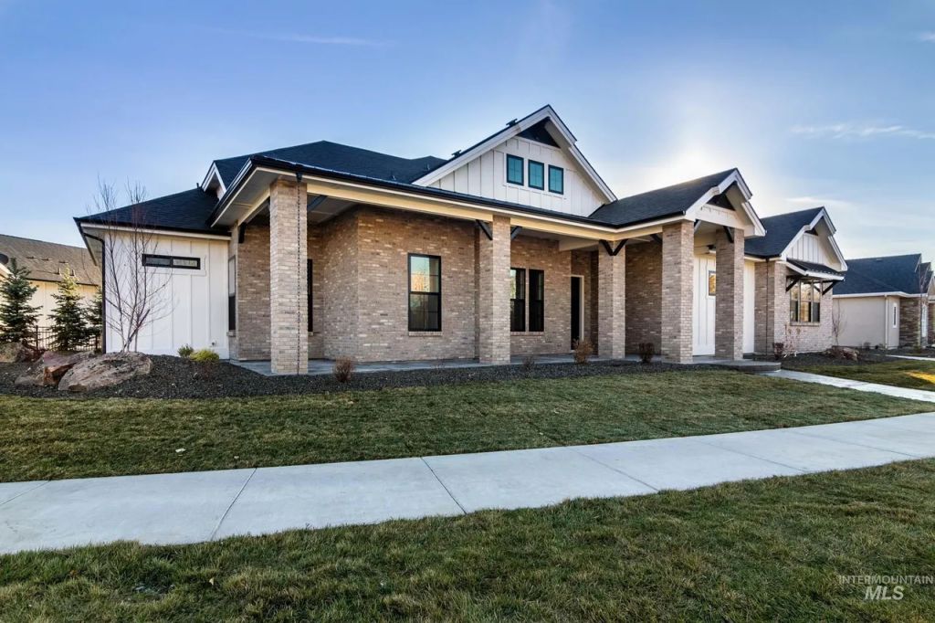13704, Hickory Ranch Dr