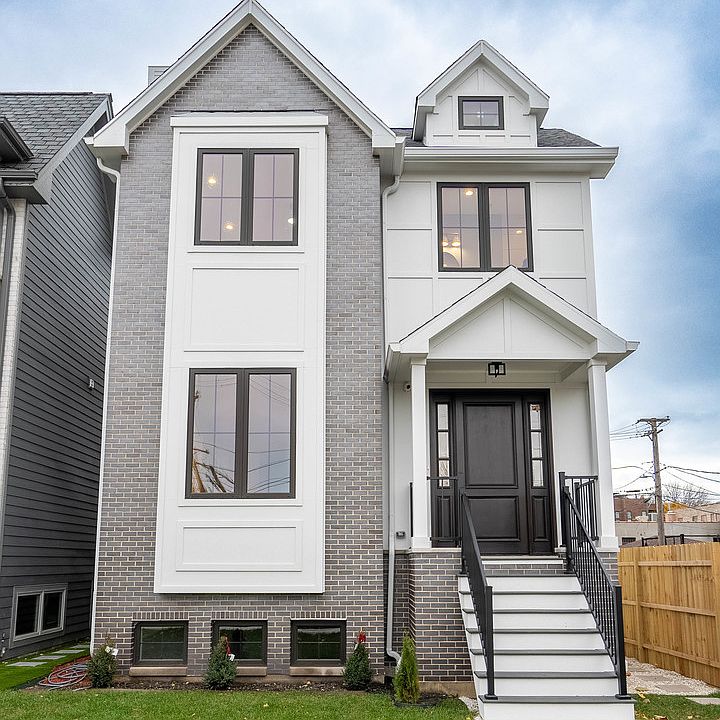 2841 N Southport Ave #2, Chicago, IL 60657