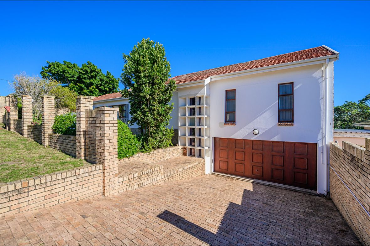 Property in Newton Park