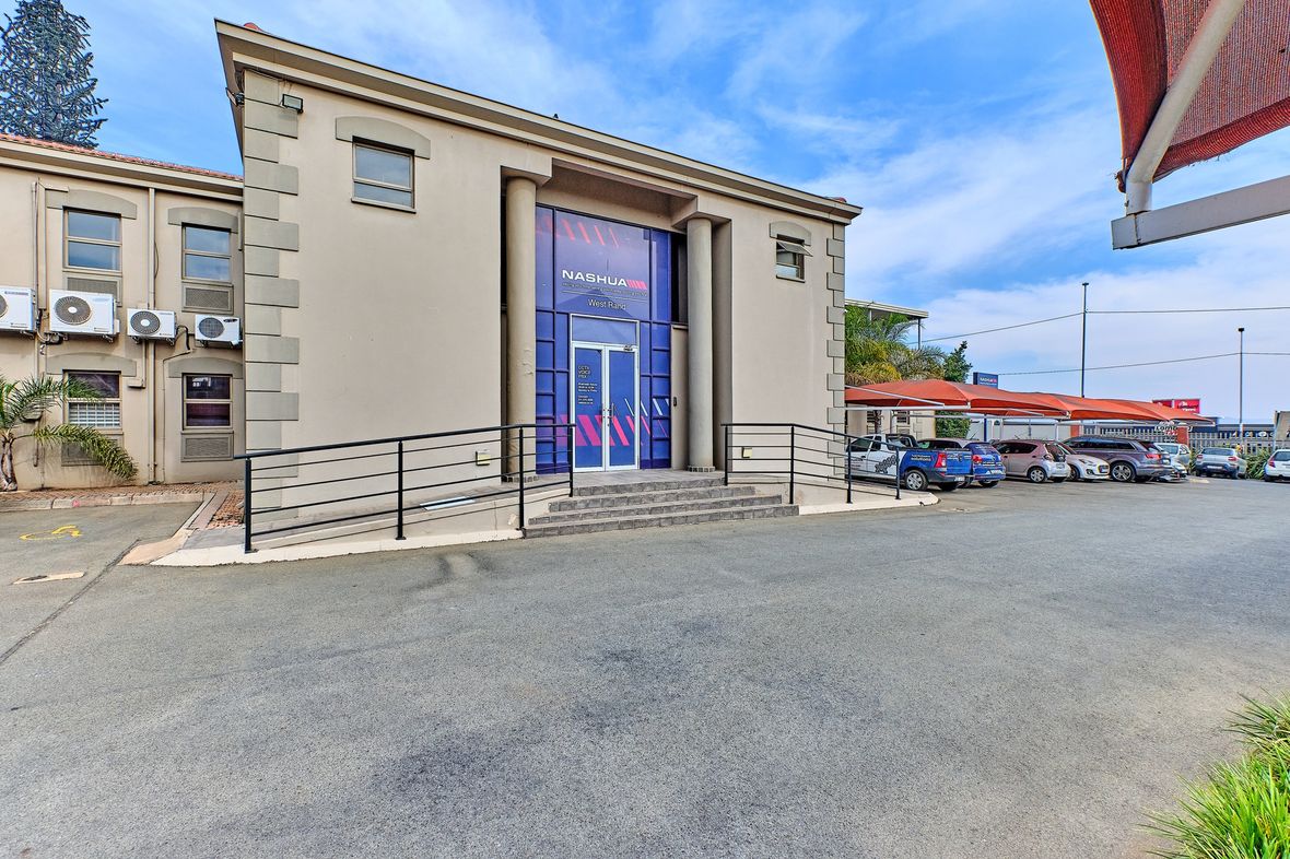 Property in Weltevreden Park