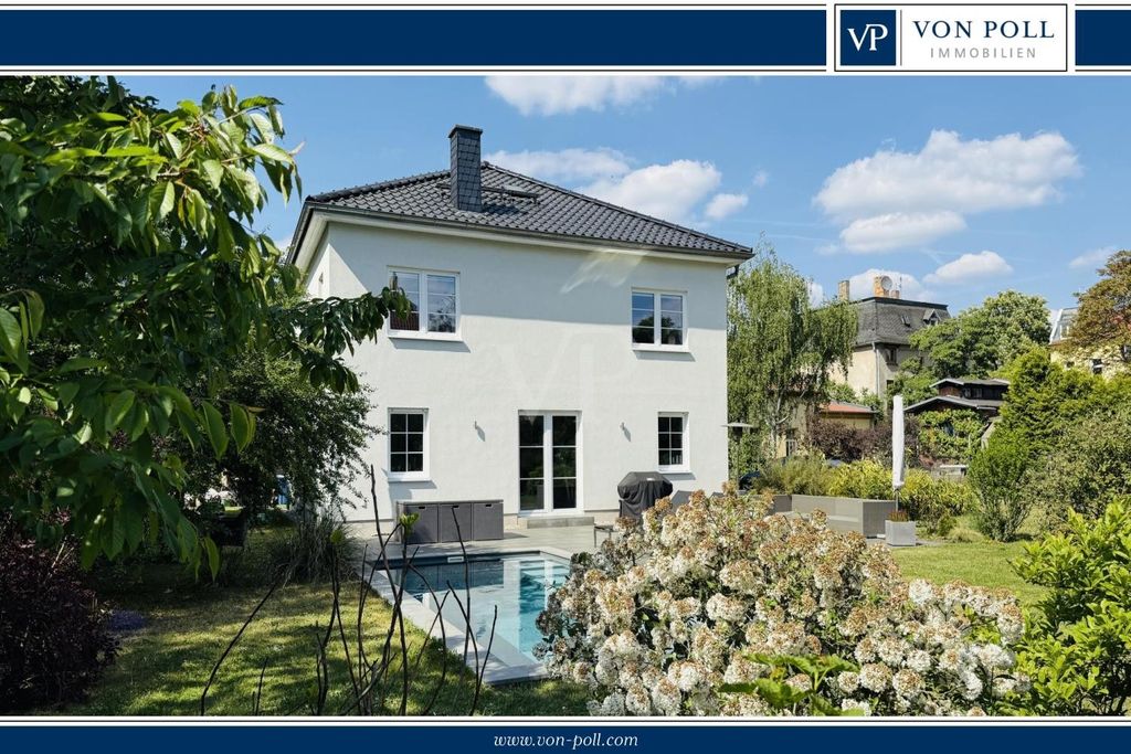 7 room luxury House for sale in Pankow, Germany