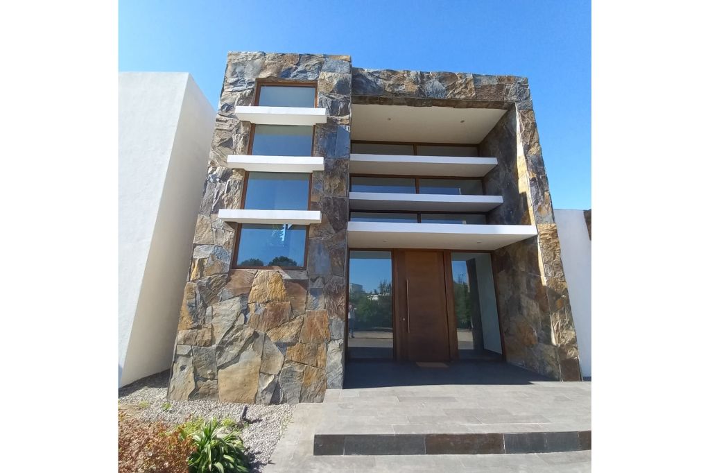 Property in Colina