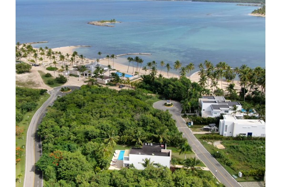 Property in Nueva Romana
